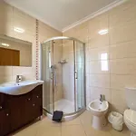 Ferienhaus Charming 3-bedroom With Pool In