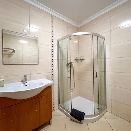 Charming 3-bedroom With Pool In Albufeira
