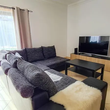 Charming 3-bedroom With Pool In