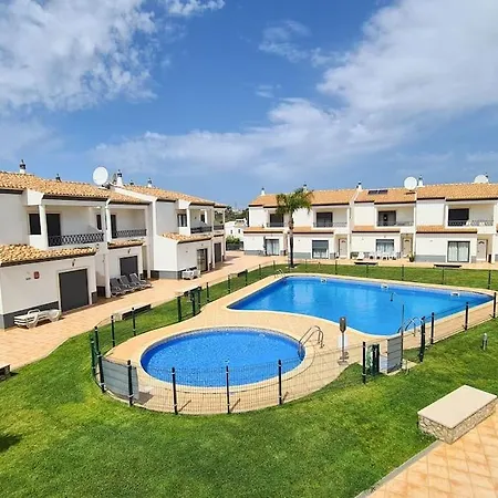 Holiday home Charming 3-bedroom With Pool In Albufeira