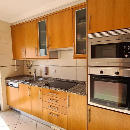 בית נופש Charming 3-bedroom With Pool In אלבופיירה
